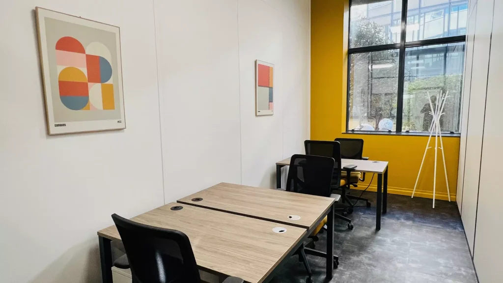 Coworking space in Vanves near the train station