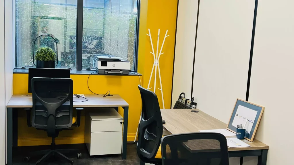 Coworking space in Vanves near the train station
