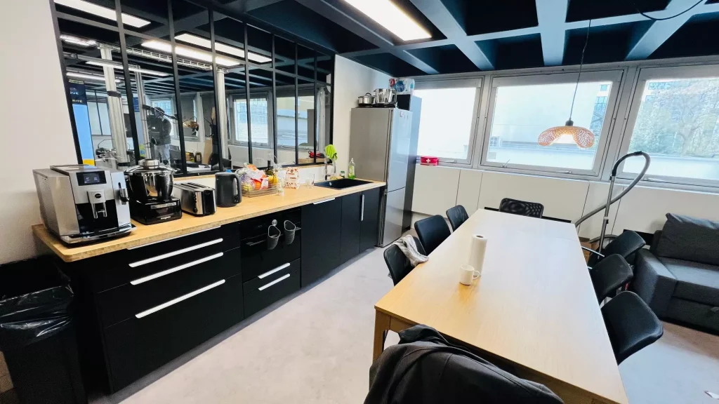 Offices in Montrouge on Rue Barbes - coworking space - 1st floor