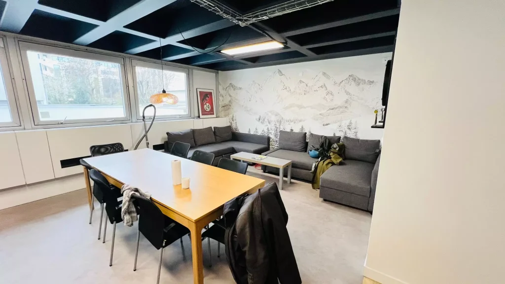 Offices in Montrouge on Rue Barbes - coworking space - 1st floor