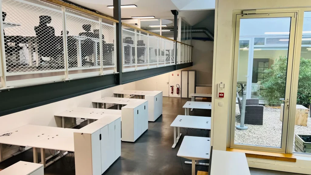 Offices in Montrouge, Rue Barbes, Mezzanine Level