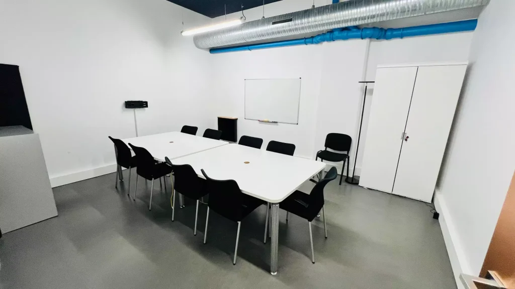 Offices in Montrouge, Rue Barbes, Mezzanine Level