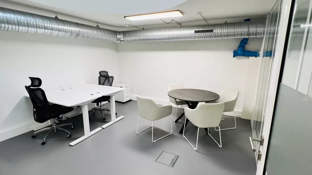 Offices in Montrouge, Rue Barbes, Mezzanine Level