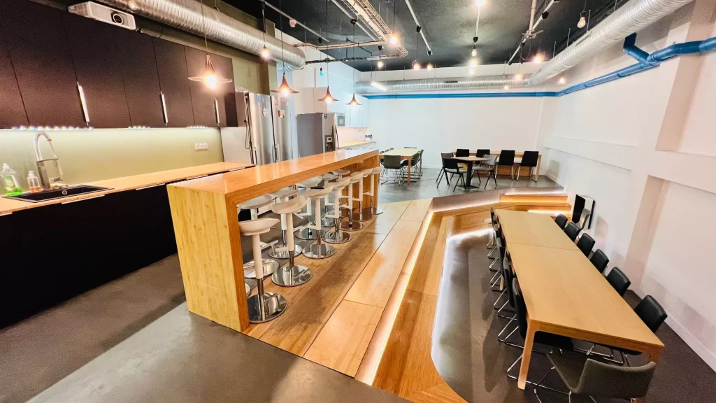 Offices in Montrouge, Rue Barbes, Mezzanine Level