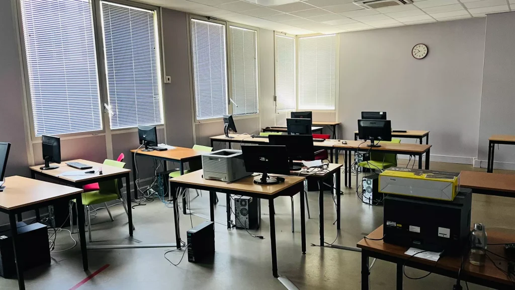 Coworking in Velizy: Independent Offices